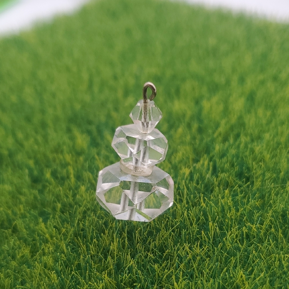 Elegant Silver Crystal Tier Pendant P335